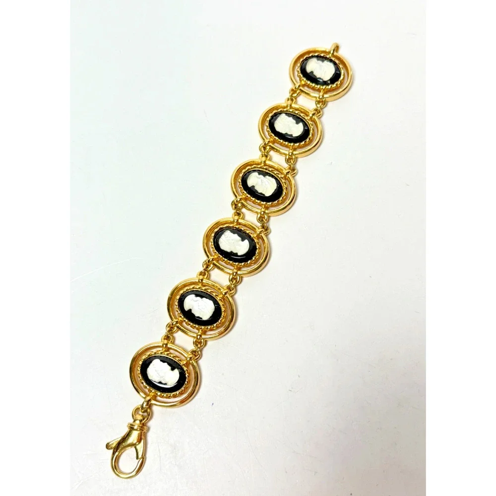 Vintage 7.5" Burberrys Burberry Black & White Gold Tone Cameo Link Bracelet - Picture 2 of 8
